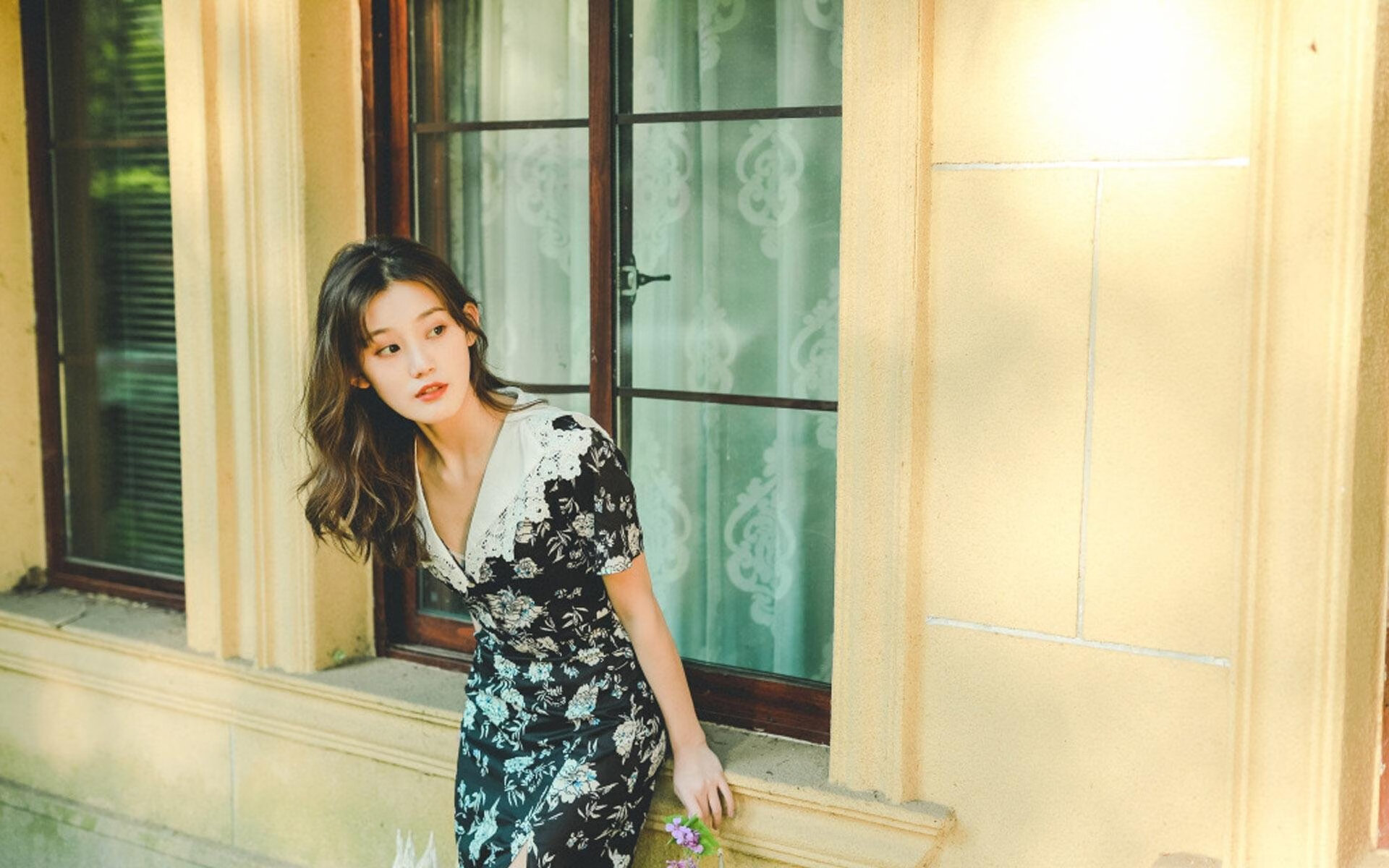 乐鱼体育网页登录-替补上场球员稳定球队节奏立功，该球员替补上场的位置与本身位置不符